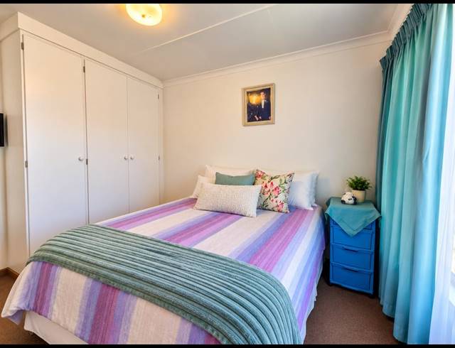 2 BEDROOM TOWNHOUSE FOR SALE IN MAGALIESKRUIN